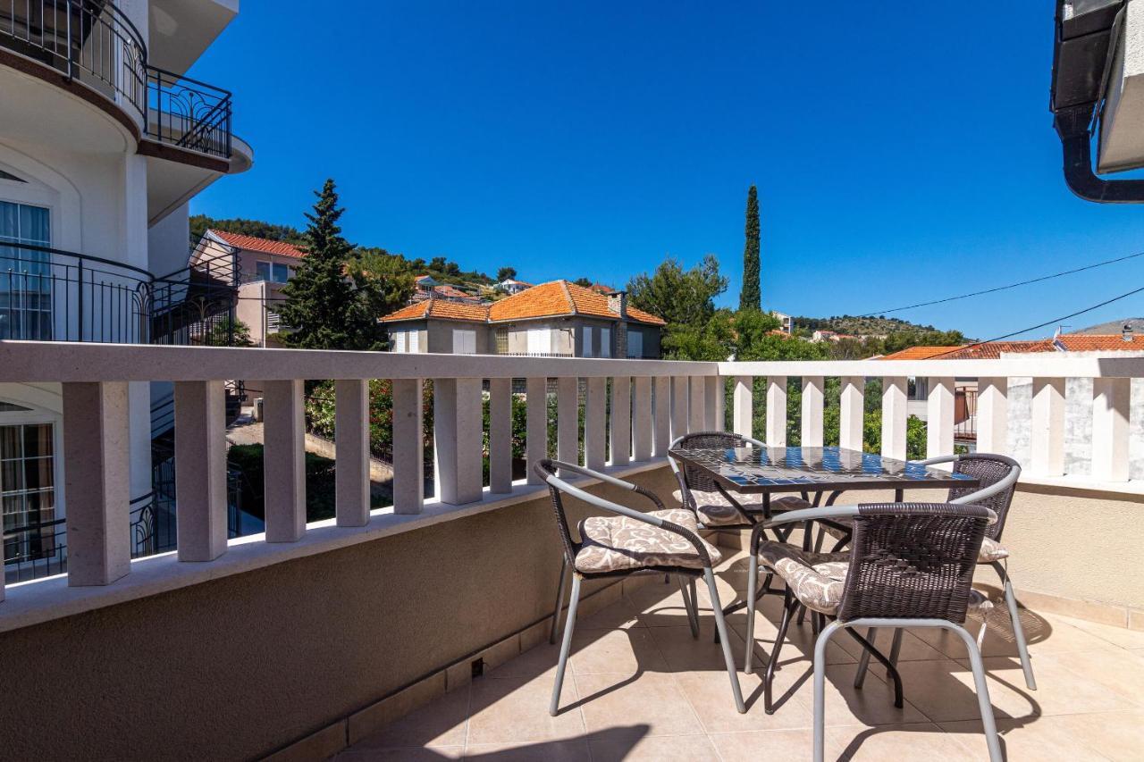 Apartments Janja Trogir Eksteriør bilde