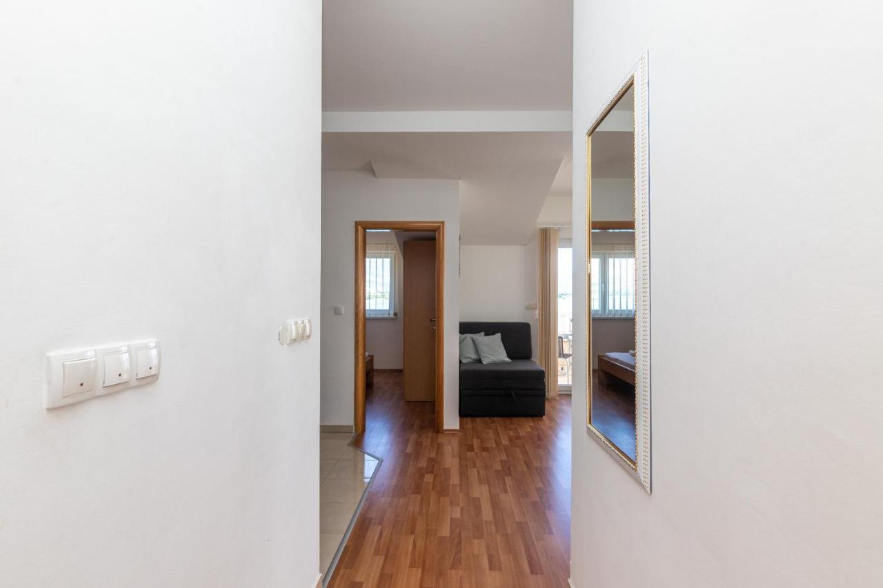 Apartments Janja Trogir Eksteriør bilde